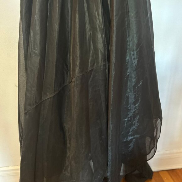 Robe de Soirée Noire Longue en Organza avec Décolleté Plongeant et Broderies - Picture 3 of 3